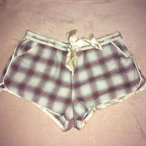 Abercrombie & Fitch Flannel print shorts-Satin Bow